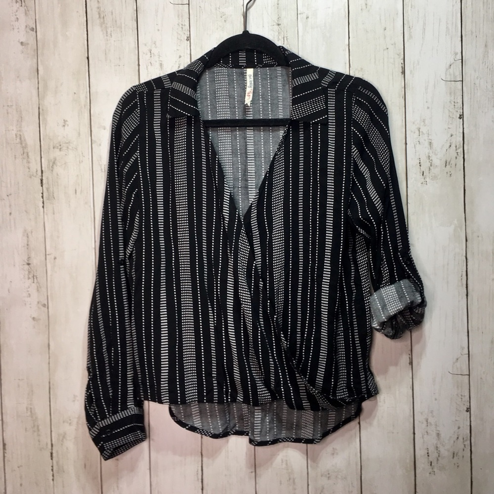 Girl Kraft Black/white Blouse Size Medium